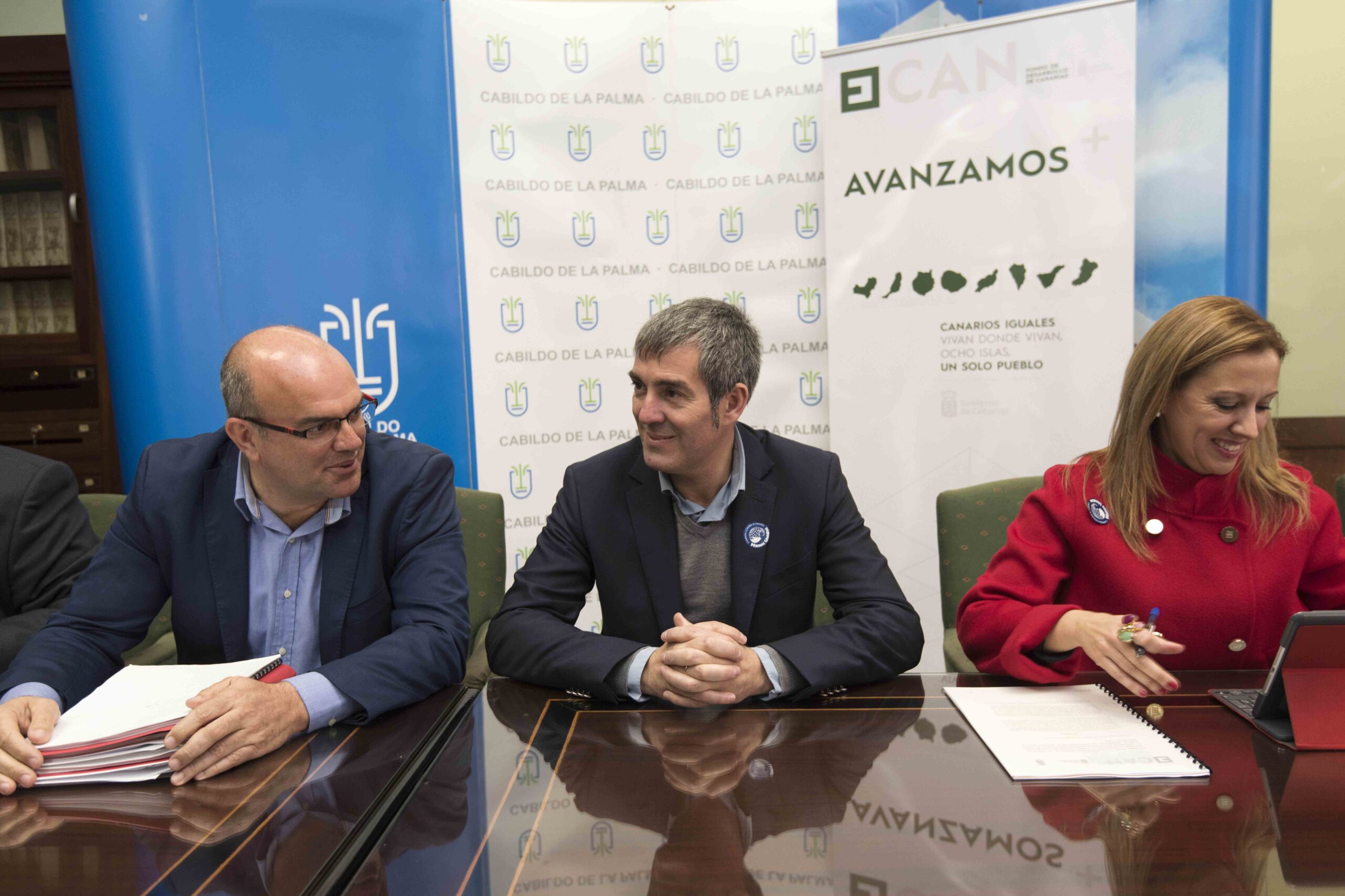 El Presidente D. Fernando Clavijo Batlle en la reunión de presentación del FDCAN en La Palma a 10 de Febrero de 2017. (Foto: Arturo Rodriguez/Presidencia GobCan) Esta fotografía oficial del Gobierno de Canarias es solamente para uso editorial por medios de comunicación. La fotografía no puede ser manipulada de ninguna manera y no se puede utilizar en materiales comerciales y/o políticos, publicidad, correos electrónicos, productos, promociones que de alguna manera pueda sugerir la aprobación o respaldo del Presidente, o el Gobierno de Canarias.