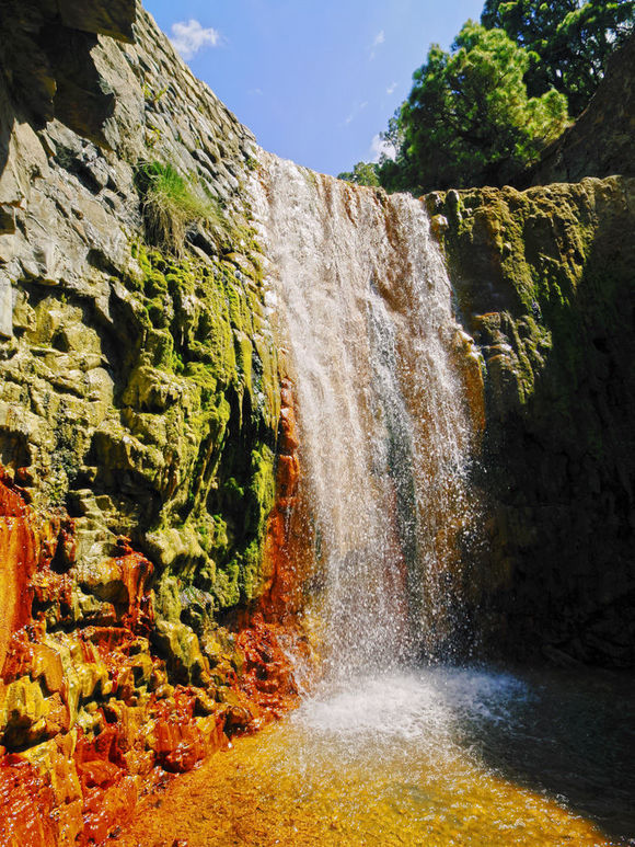 Cascada de Colores de La Caldera.
