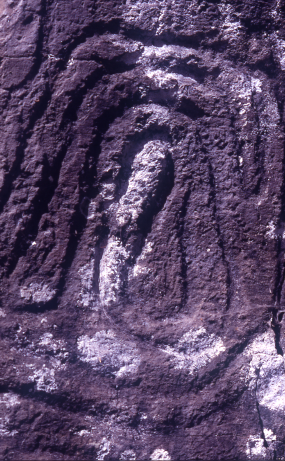 Petroglifo de La Zarcita (27-VII-1989) Foto: Juan Manuel Castro Martín).