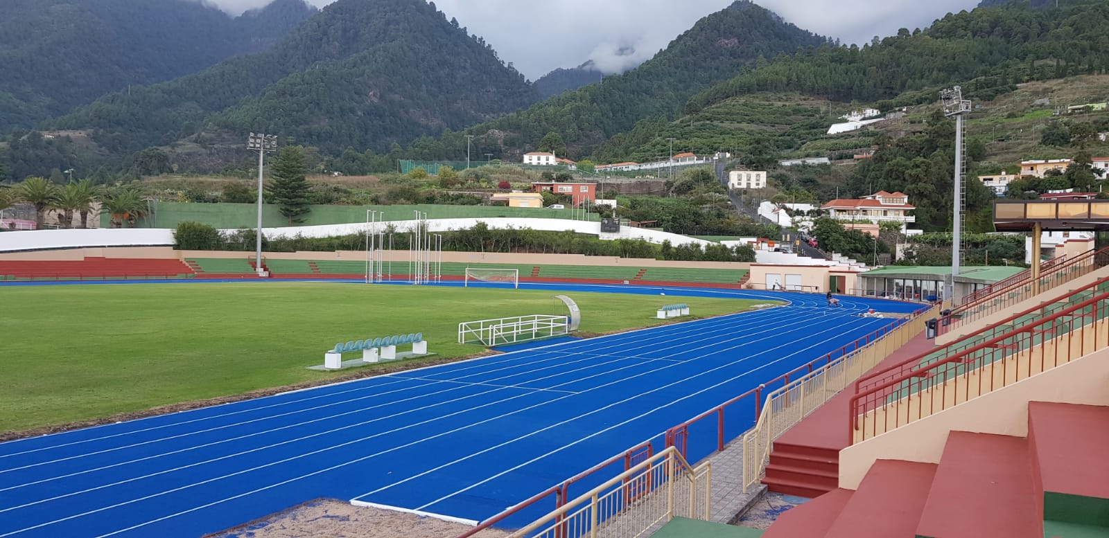 Pista de Atletismo de la Ciudad Deportiva de Miraflores Retopping Azul 2