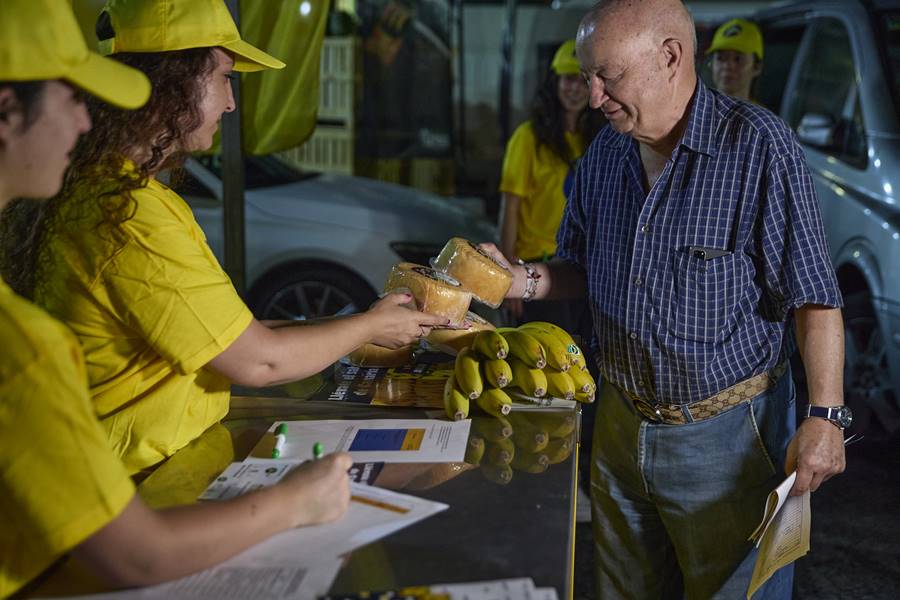 Campaña de plátanos y quesos canarios en Mercamadrid