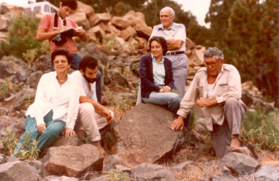 Benito descubrió el yacimiento de La Trocha de Bejenado, los arqueólogos Ernesto Martín y Mauro Hernández, Myriam Cabrera, Tomás y María Victoria Hernández.