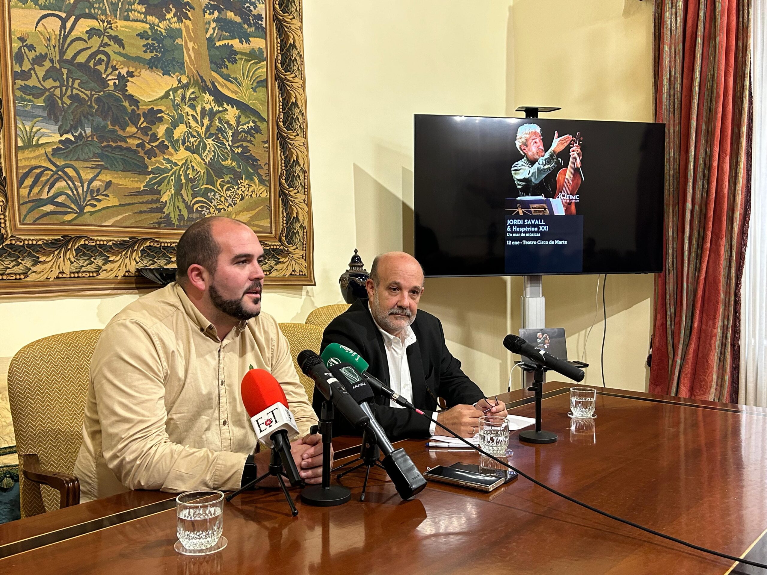 Pablo Cobiella y Jorge Perdigón en la presentación en el Cabildo del 40 FIMC.