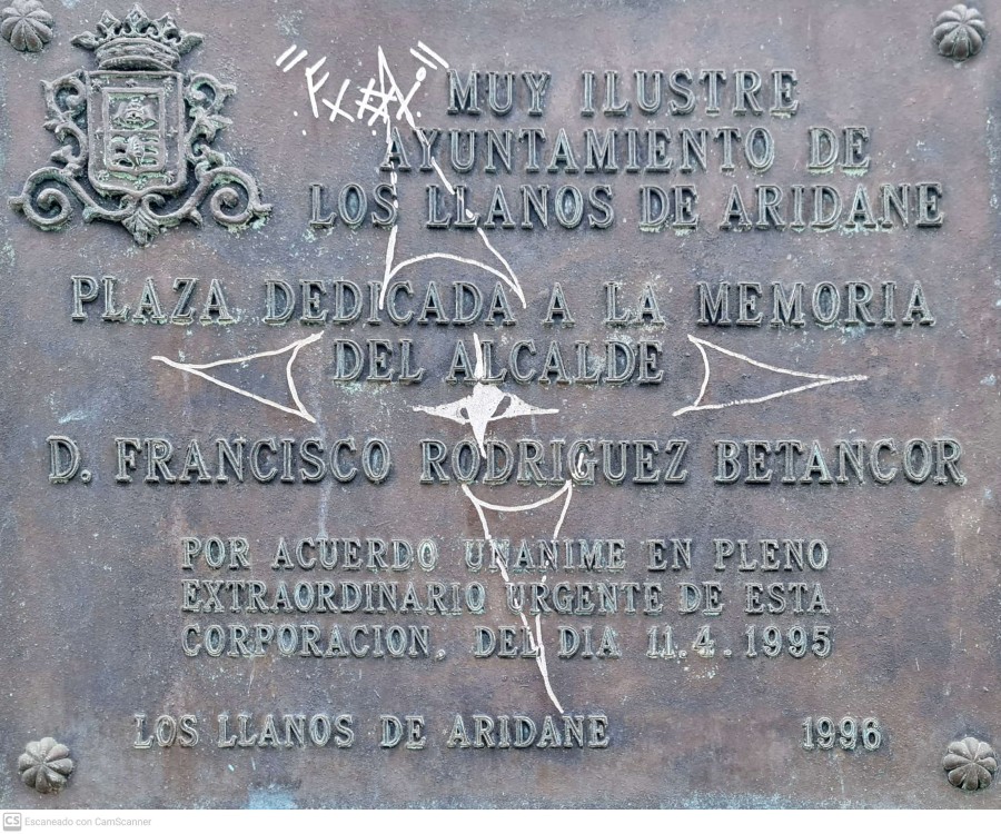 Fotografía Placa Homenaje a Francisco Rodríguez Betancor en Los Llanos de Aridane. Del autor.