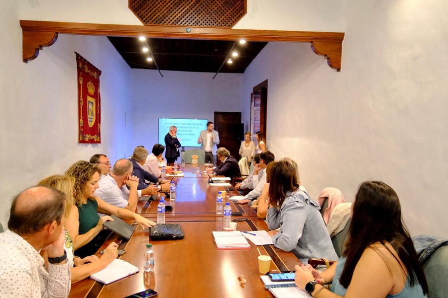 Un momento del encuentro del Grupo Parlamentario Socialista en el Palacio Salazar.