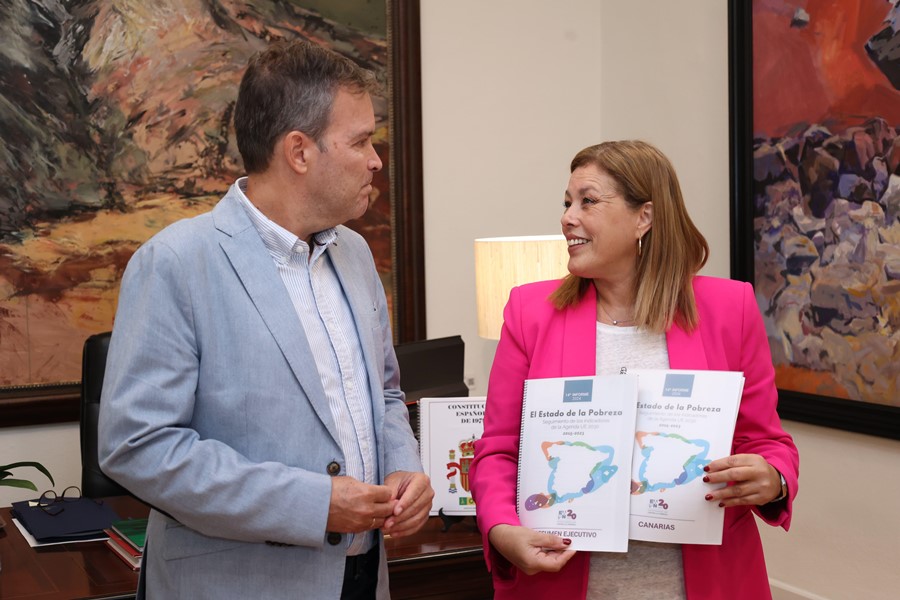 Presentación del informe anual de la Red Europea de Lucha contra la Pobreza y la Exclusión Social en el Parlamento. En la imagen Fernando Rodríguez y Astrid Pérez.