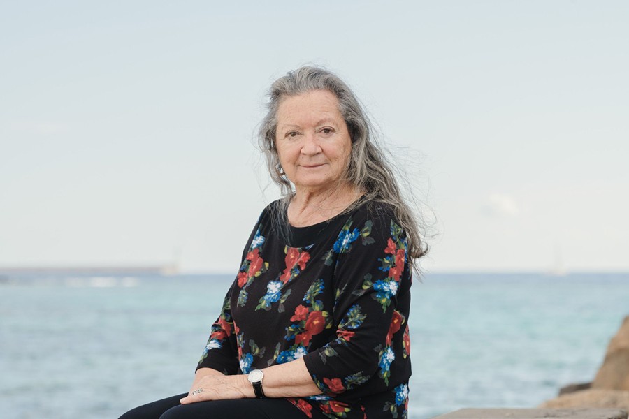 La escritoria palmera Elsa López