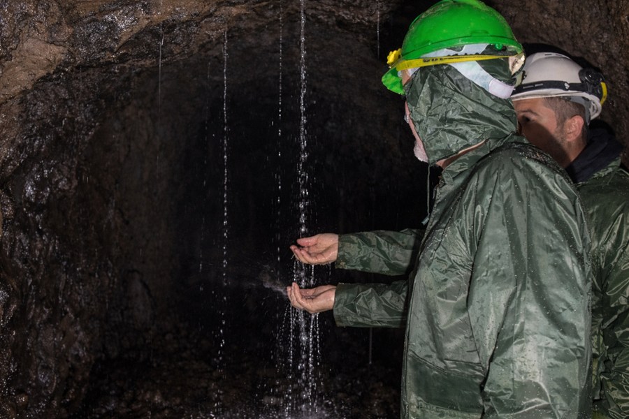 interior de una galería de agua en La Palma
