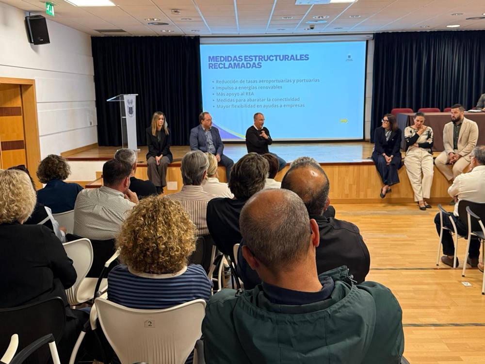 Reunión con empresarios en días pasados.