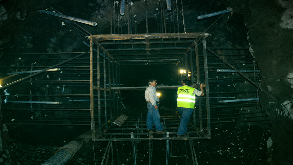 Construcción de un cierre en una galería.