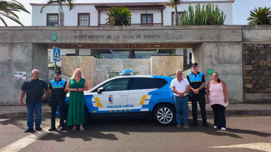 GARAFÍA VEHÍCULO POLICIAL