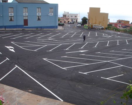 Los aparcamientos de la plaza Bujaz, en Breña Alta ya están terminados